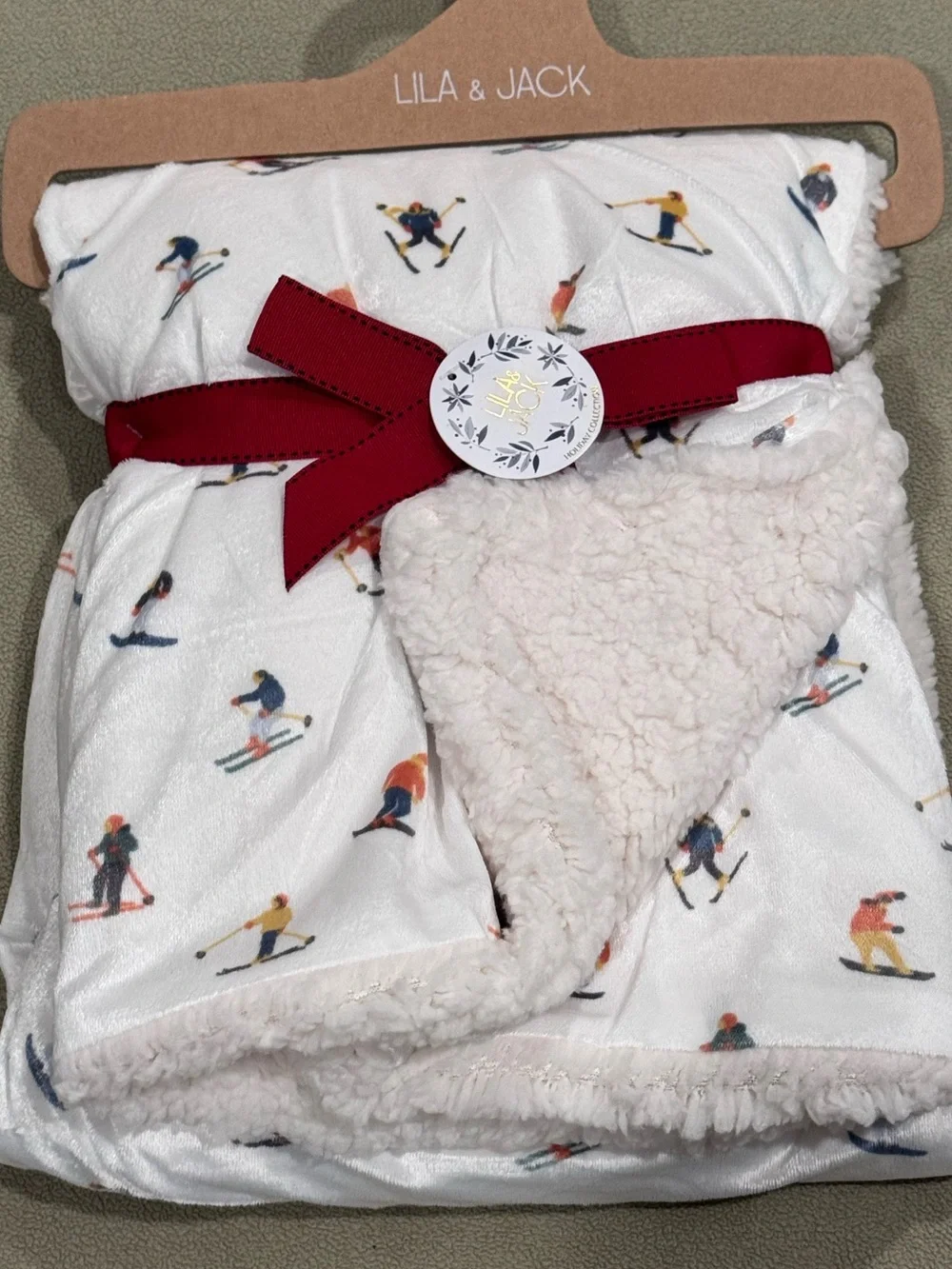 NWT Lila & Jack Skiers Sherpa Baby Blanket Holiday Ski Print Plush White